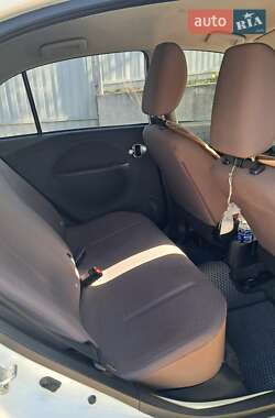 Хэтчбек Citroen C-Zero 2012 в 