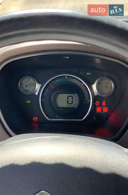 Хэтчбек Citroen C-Zero 2011 в 
