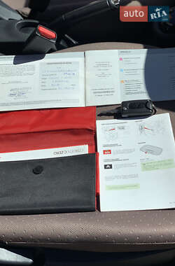 Хэтчбек Citroen C-Zero 2011 в 