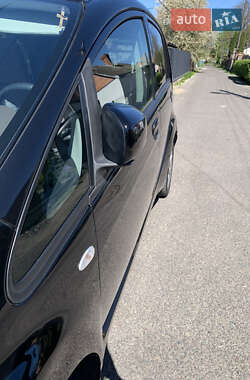 Хэтчбек Citroen C-Zero 2011 в 