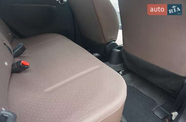 Хэтчбек Citroen C-Zero 2012 в 