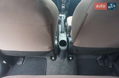 Хэтчбек Citroen C-Zero 2012 в 