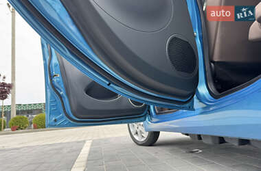 Хэтчбек Citroen C-Zero 2015 в 