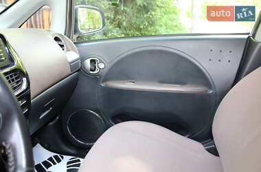 Хэтчбек Citroen C-Zero 2011 в 