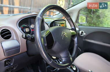 Хэтчбек Citroen C-Zero 2011 в 