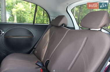 Хэтчбек Citroen C-Zero 2011 в 