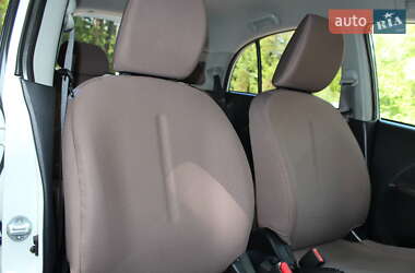 Хэтчбек Citroen C-Zero 2011 в 