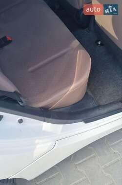 Хетчбек Citroen C-Zero 2012 в 
