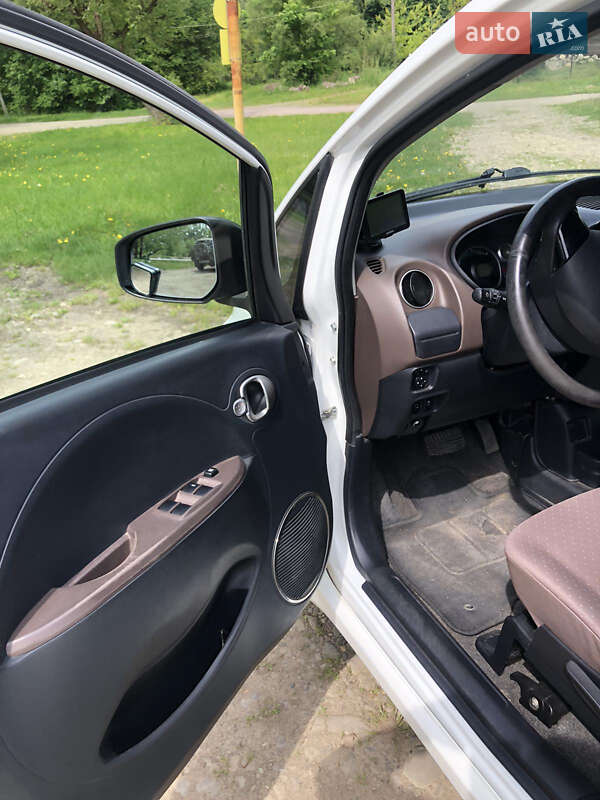 Хэтчбек Citroen C-Zero 2012 в Стрые