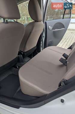 Хэтчбек Citroen C-Zero 2015 в 