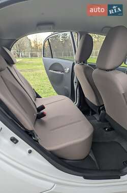 Хэтчбек Citroen C-Zero 2015 в 