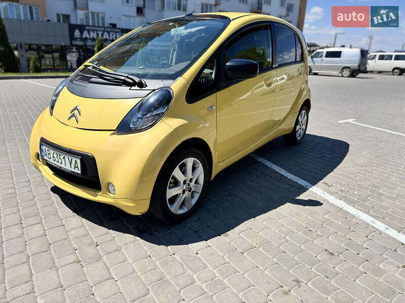 Хэтчбек Citroen C-Zero 2011 в 