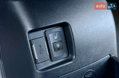 Хэтчбек Citroen C-Zero 2012 в 