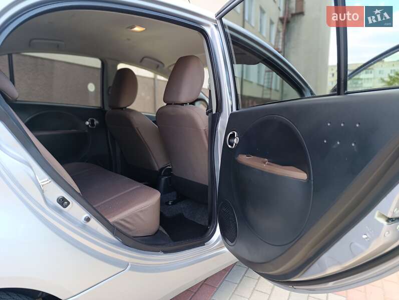 Хетчбек Citroen C-Zero 2015 в Звягелі