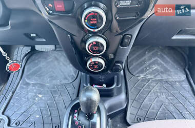 Хэтчбек Citroen C-Zero 2011 в 