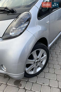 Хэтчбек Citroen C-Zero 2011 в 