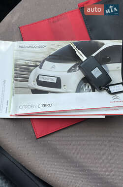 Хэтчбек Citroen C-Zero 2013 в 