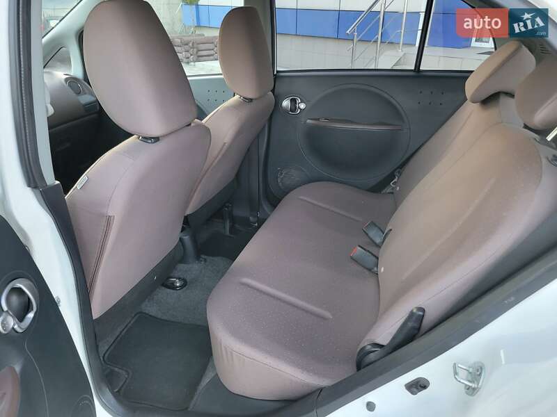 Хэтчбек Citroen C-Zero 2011 в Сарнах