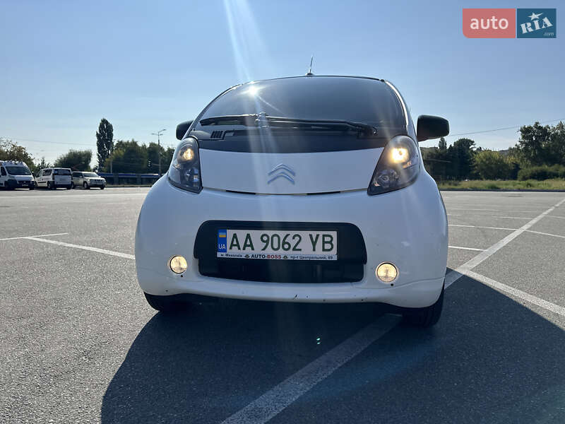 Хэтчбек Citroen C-Zero 2013 в Киеве