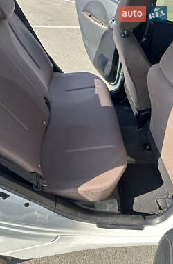 Хэтчбек Citroen C-Zero 2013 в 
