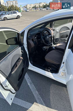 Хэтчбек Citroen C-Zero 2013 в 