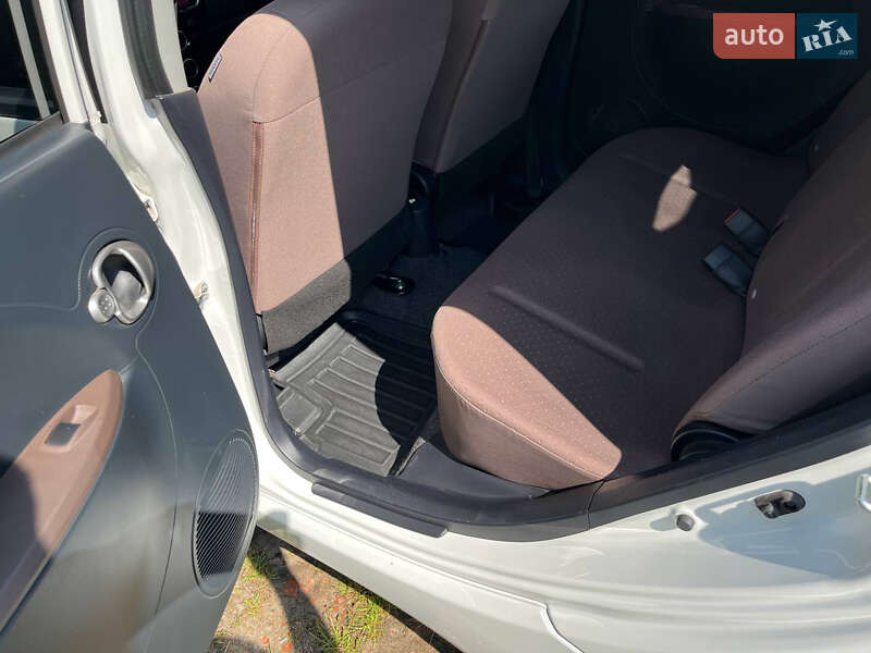Хэтчбек Citroen C-Zero 2011 в Корюковке