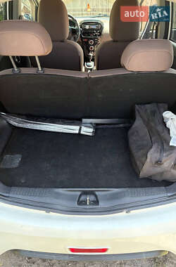 Хэтчбек Citroen C-Zero 2011 в 
