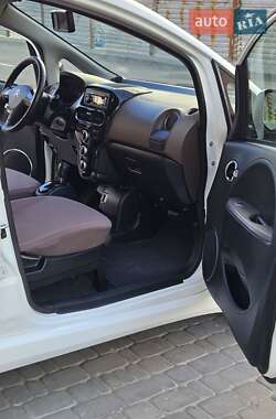 Хэтчбек Citroen C-Zero 2011 в 
