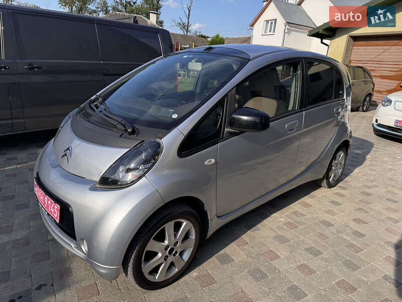 Хэтчбек Citroen C-Zero 2011 в 
