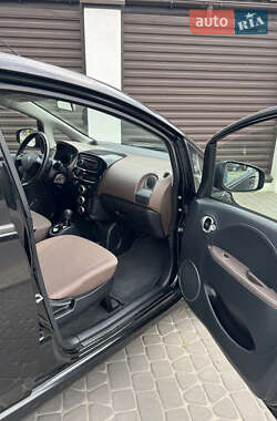Хэтчбек Citroen C-Zero 2011 в 