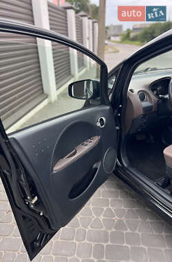 Хэтчбек Citroen C-Zero 2011 в 