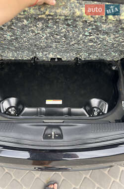 Хэтчбек Citroen C-Zero 2011 в 