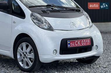 Хэтчбек Citroen C-Zero 2011 в 