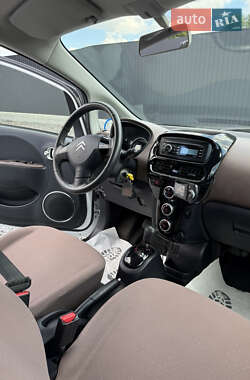 Хэтчбек Citroen C-Zero 2011 в 