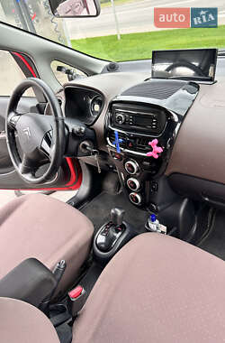 Хэтчбек Citroen C-Zero 2011 в 