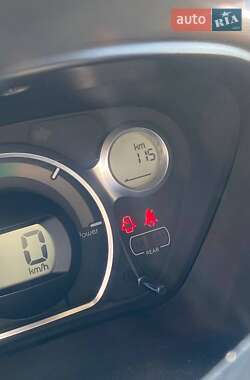 Хэтчбек Citroen C-Zero 2012 в 