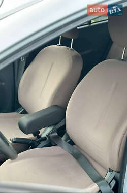 Хэтчбек Citroen C-Zero 2012 в 