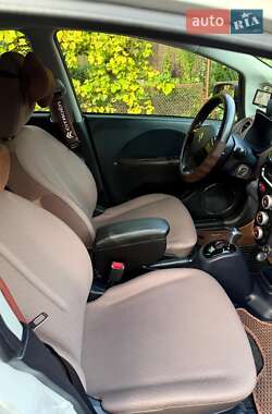 Хэтчбек Citroen C-Zero 2012 в 