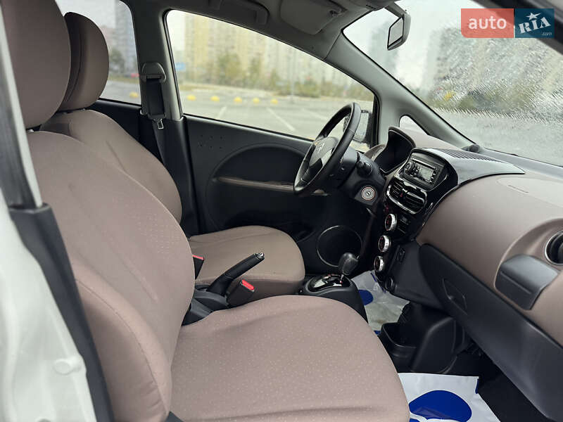 Хетчбек Citroen C-Zero 2017 в Києві