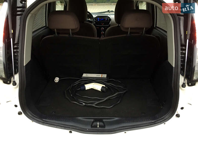 Хэтчбек Citroen C-Zero 2012 в Львове