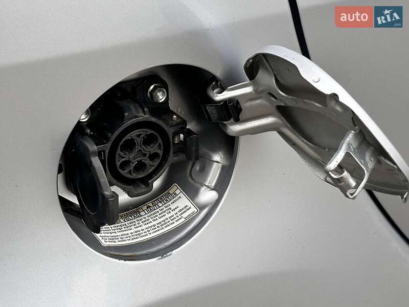 Хэтчбек Citroen C-Zero 2015 в Луцке фото 21 Хэтчбек Citroen C-Zero 2015 в Луцке