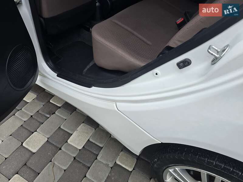 Хэтчбек Citroen C-Zero 2011 в Нежине