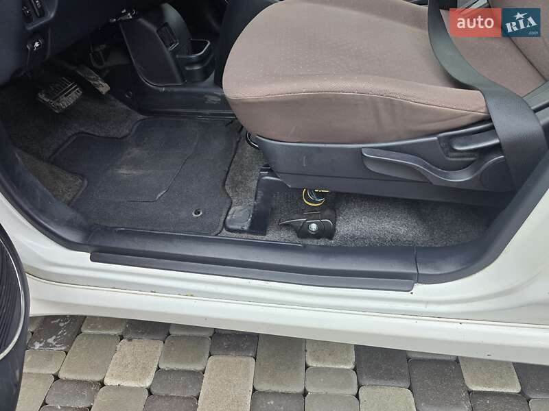 Хэтчбек Citroen C-Zero 2011 в Нежине