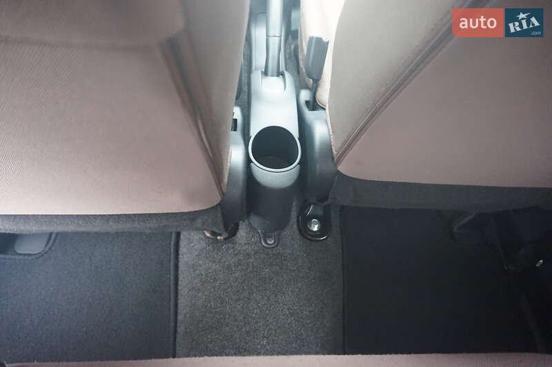 Хэтчбек Citroen C-Zero 2013 в Самборе фото 48 Хэтчбек Citroen C-Zero 2013 в Самборе