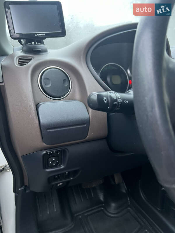 Хэтчбек Citroen C-Zero 2011 в Виннице