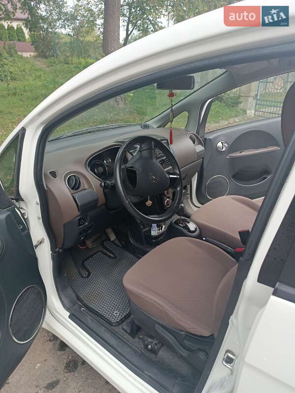 Хетчбек Citroen C-Zero 2011 в Золочеві