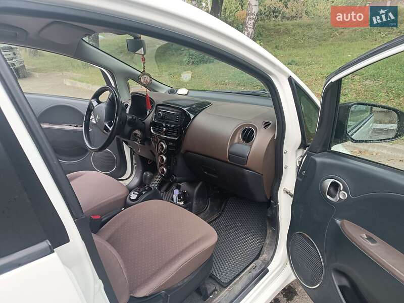 Хетчбек Citroen C-Zero 2011 в Золочеві