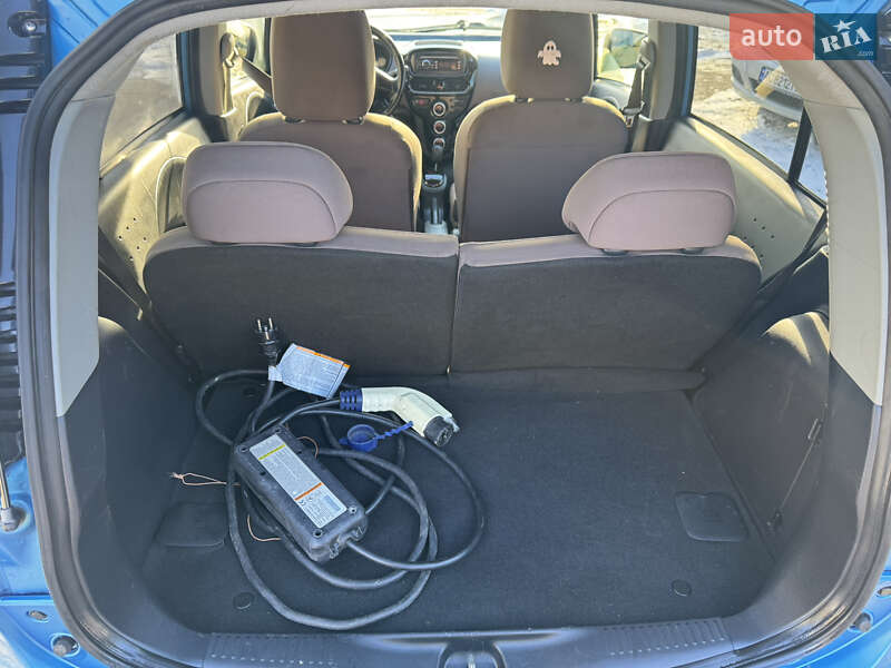 Хэтчбек Citroen C-Zero 2015 в Владимире фото 16 Хэтчбек Citroen C-Zero 2015 в Владимире