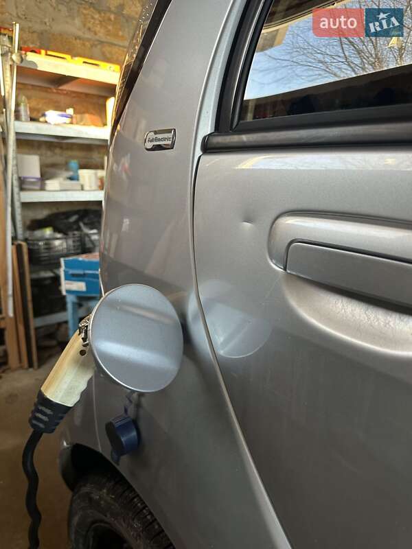 Хетчбек Citroen C-Zero 2013 в Києві