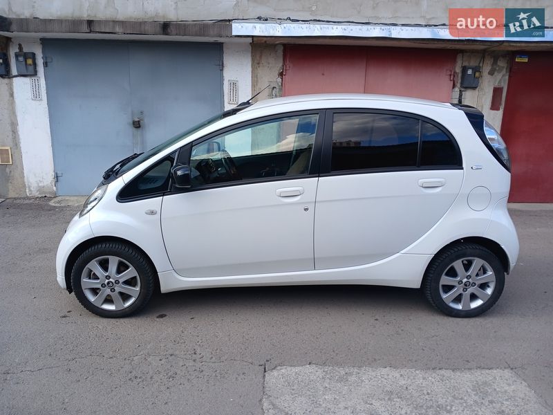 Хетчбек Citroen C-Zero 2011 в Рівному фото 3 Хетчбек Citroen C-Zero 2011 в Рівному
